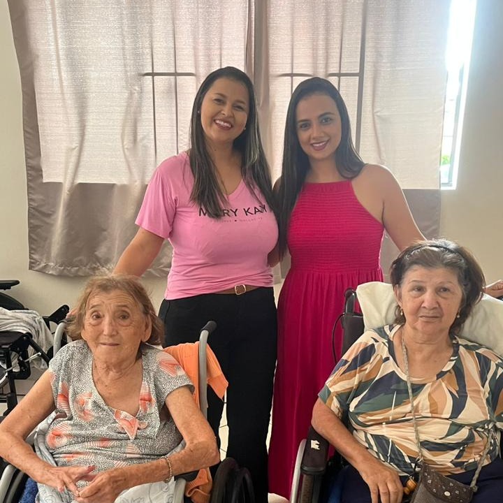 Ação de autocuidado com vendedoras da Mary Kay em comemoração ao Dia das Mulheres (1)