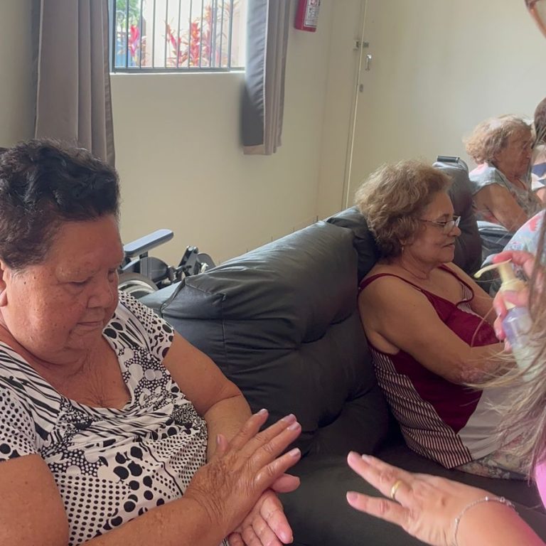 Ação de autocuidado com vendedoras da Mary Kay em comemoração ao Dia das Mulheres (12)
