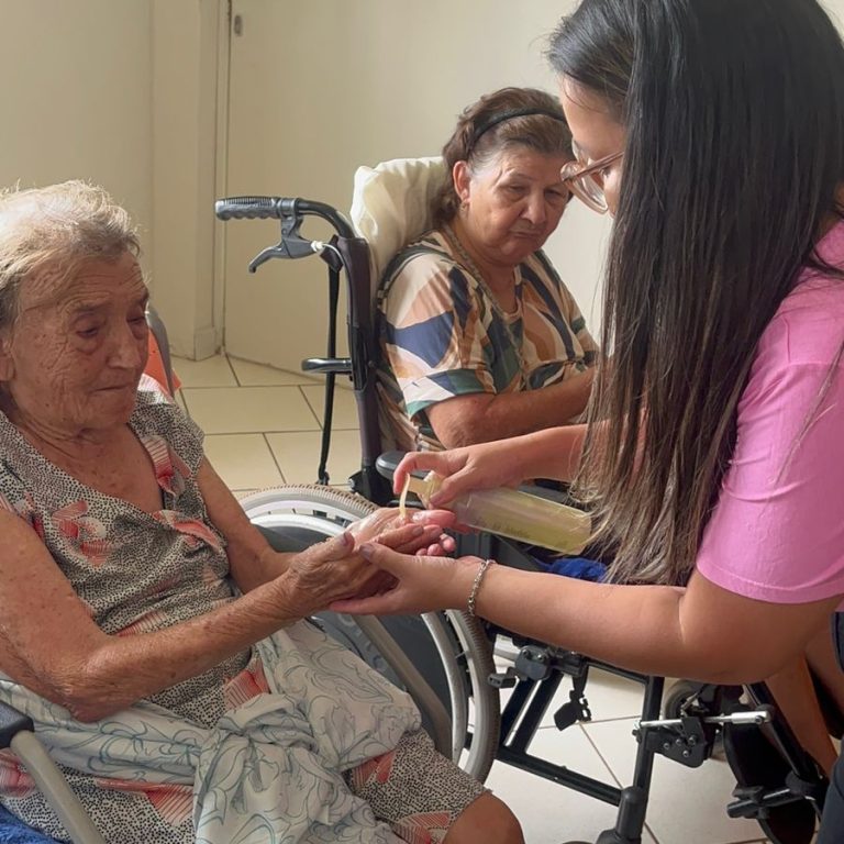 Ação de autocuidado com vendedoras da Mary Kay em comemoração ao Dia das Mulheres (13)