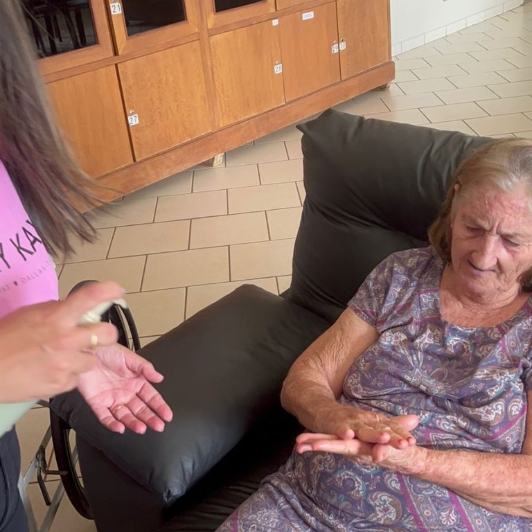 Ação de autocuidado com vendedoras da Mary Kay em comemoração ao Dia das Mulheres (15)