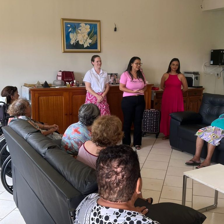 Ação de autocuidado com vendedoras da Mary Kay em comemoração ao Dia das Mulheres (4)