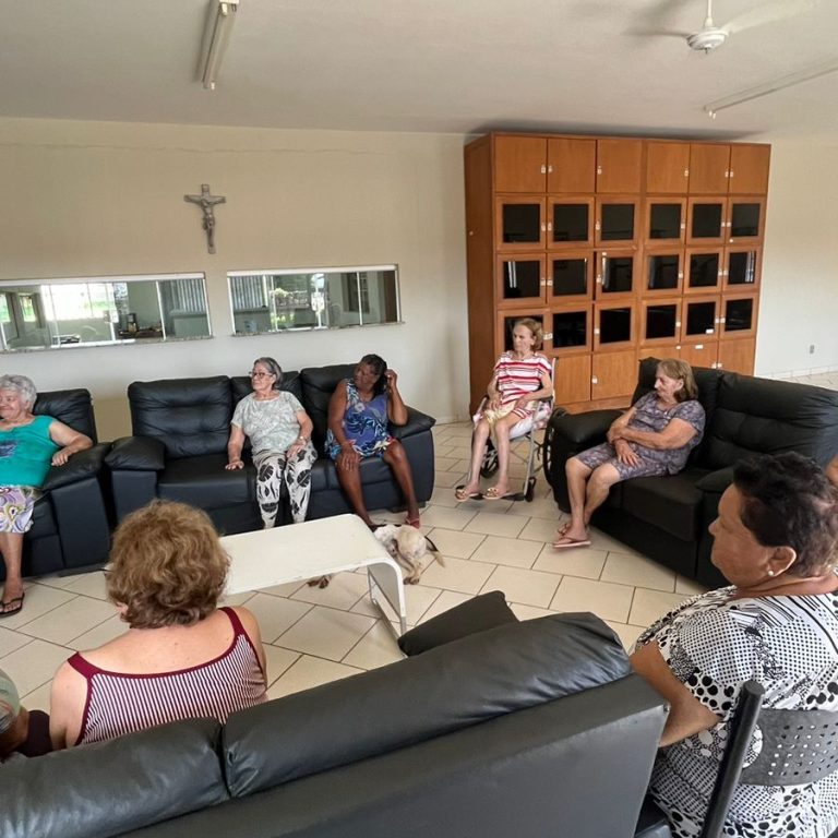 Ação de autocuidado com vendedoras da Mary Kay em comemoração ao Dia das Mulheres (5)