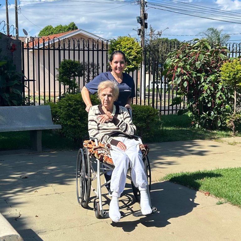 Rotina diária passeio na praça do Lar (5)