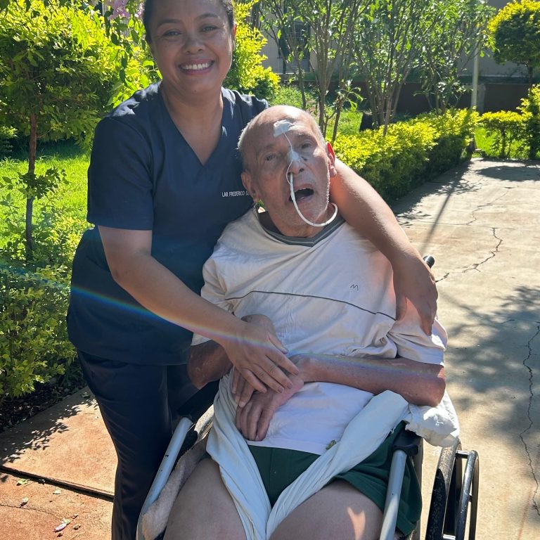 Rotina diária passeio na praça do Lar (8)